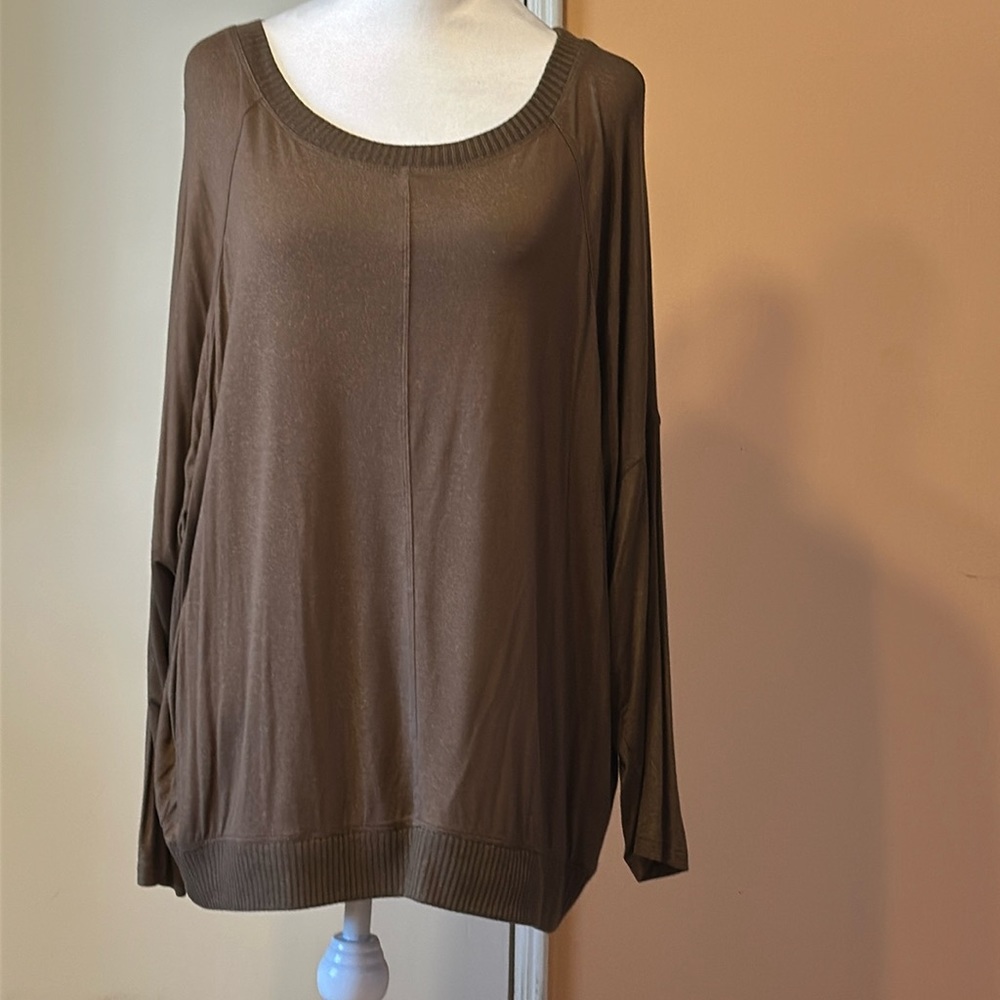 18/20 Lane Bryant Brown long sleeve top. Sparkle in the color.